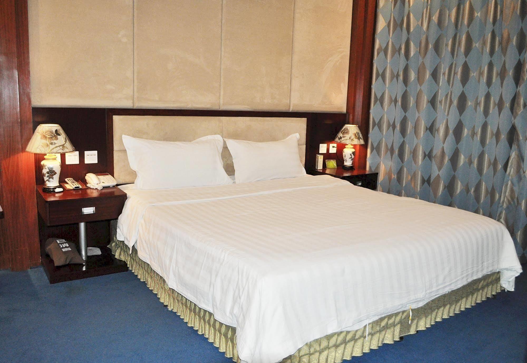 Changchun Ya Tai Hotel Exterior photo